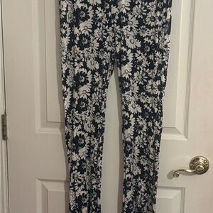Aeropostale Black and White Floral Design